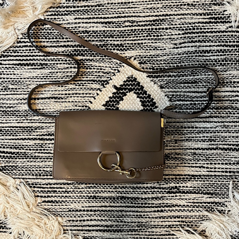Lavorazione Artigianale Leather Purse.